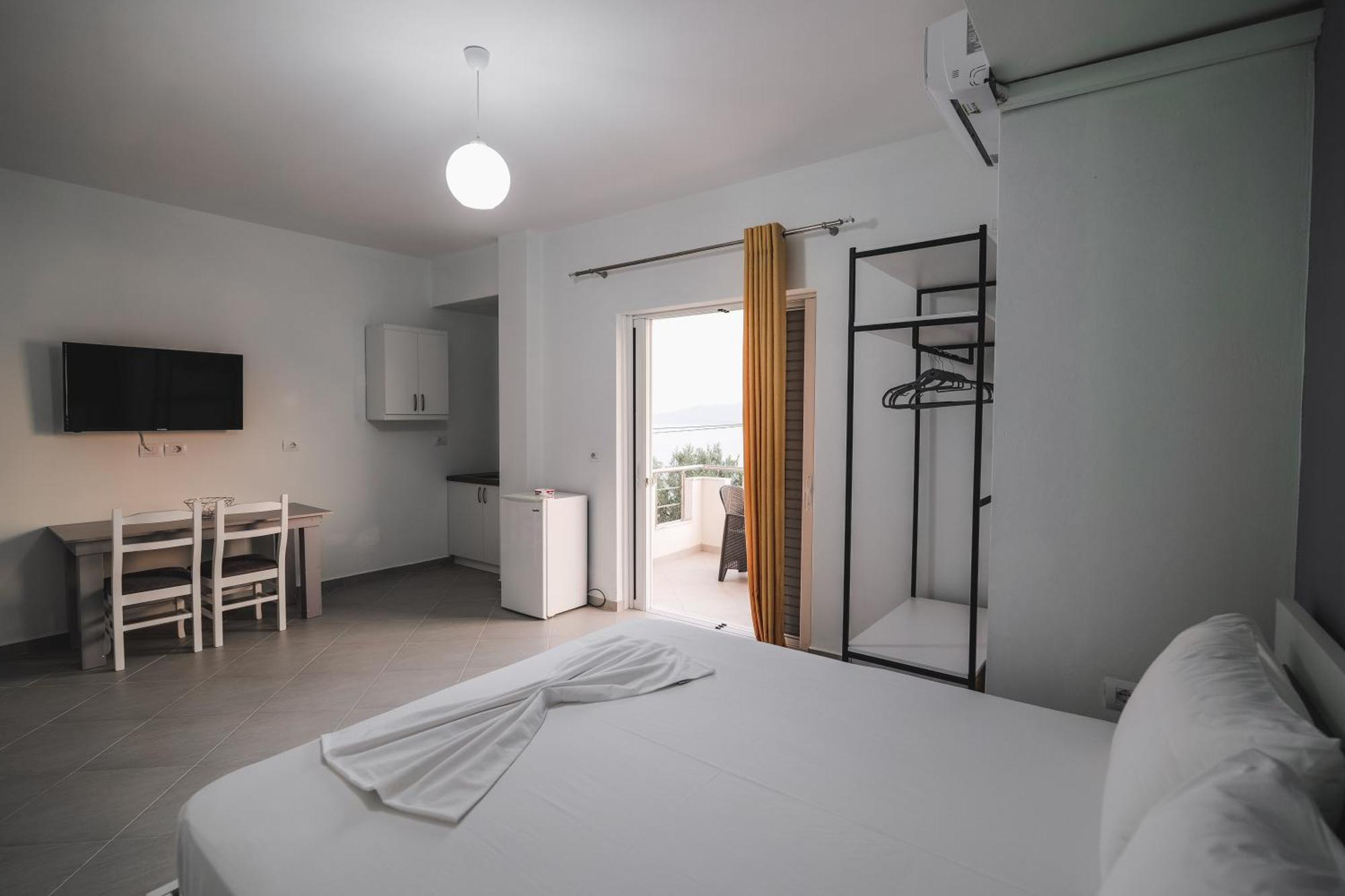 Vila Amare Sarandë エクステリア 写真