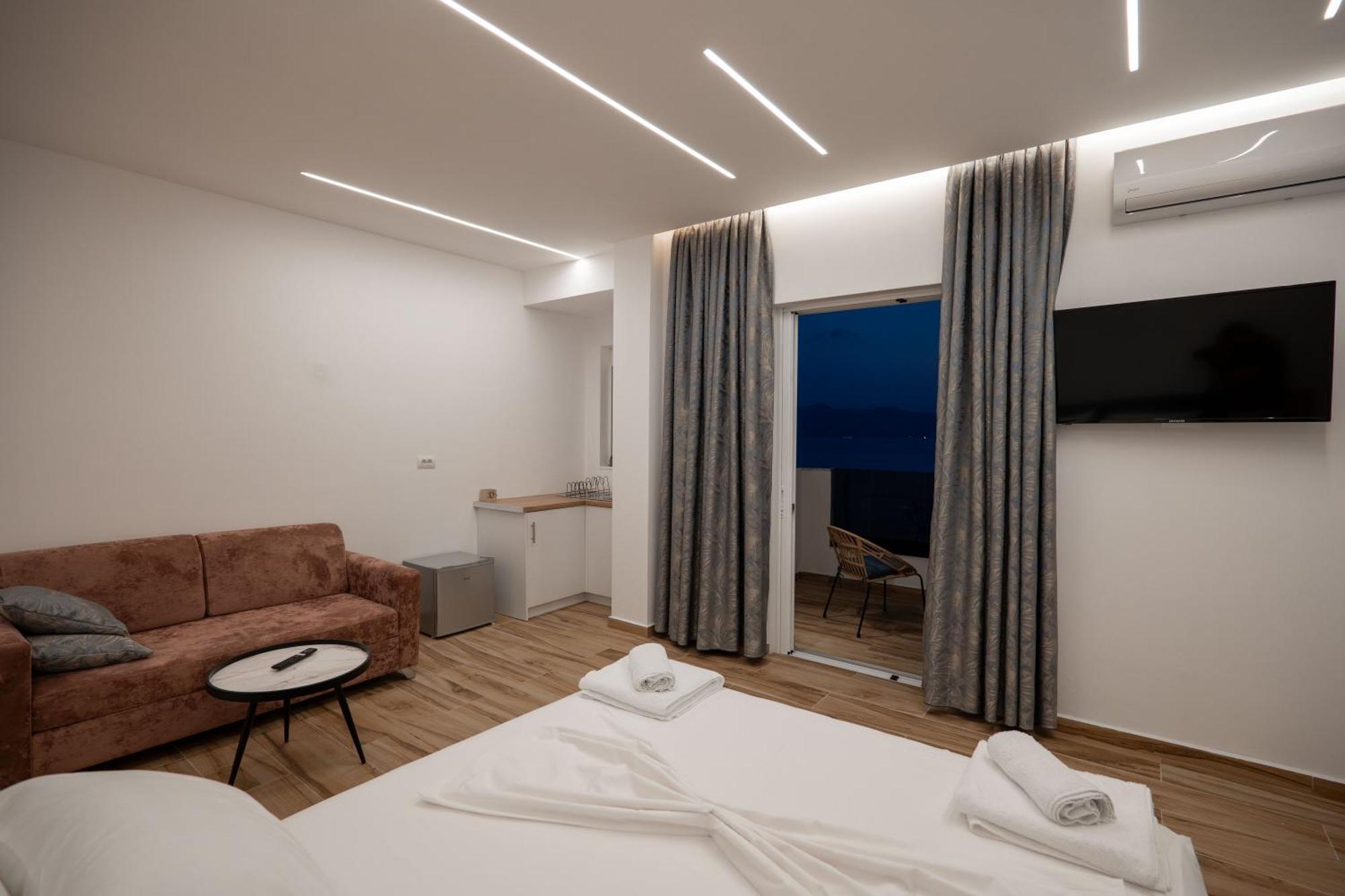 Vila Amare Sarandë エクステリア 写真
