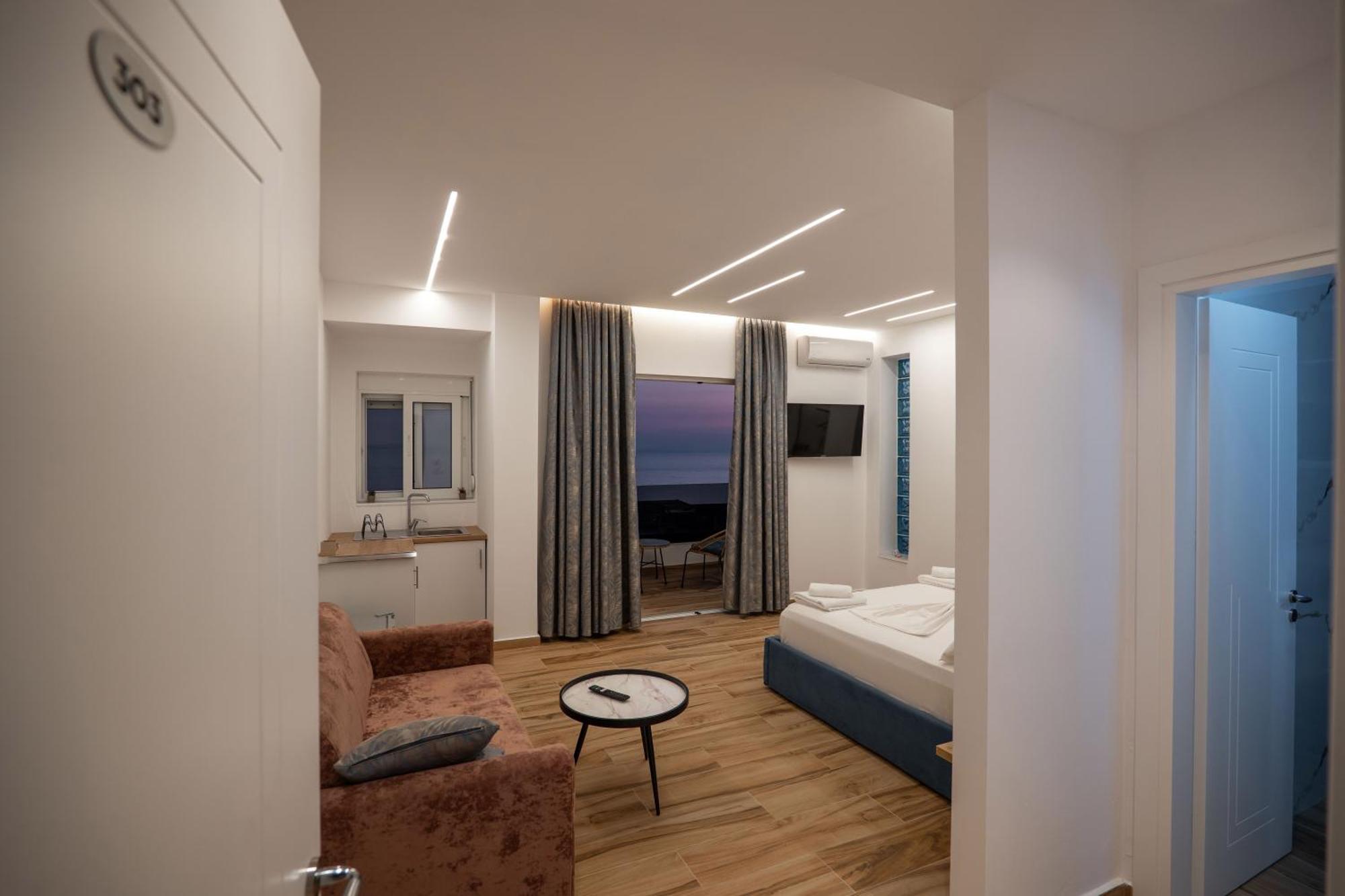 Vila Amare Sarandë エクステリア 写真