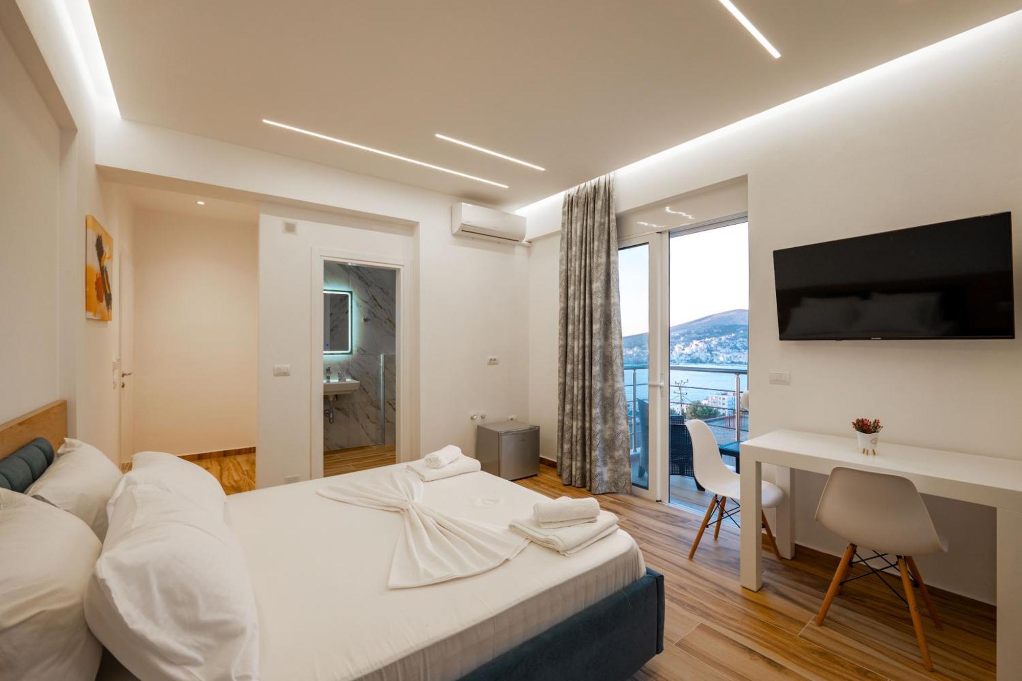 Vila Amare Sarandë エクステリア 写真