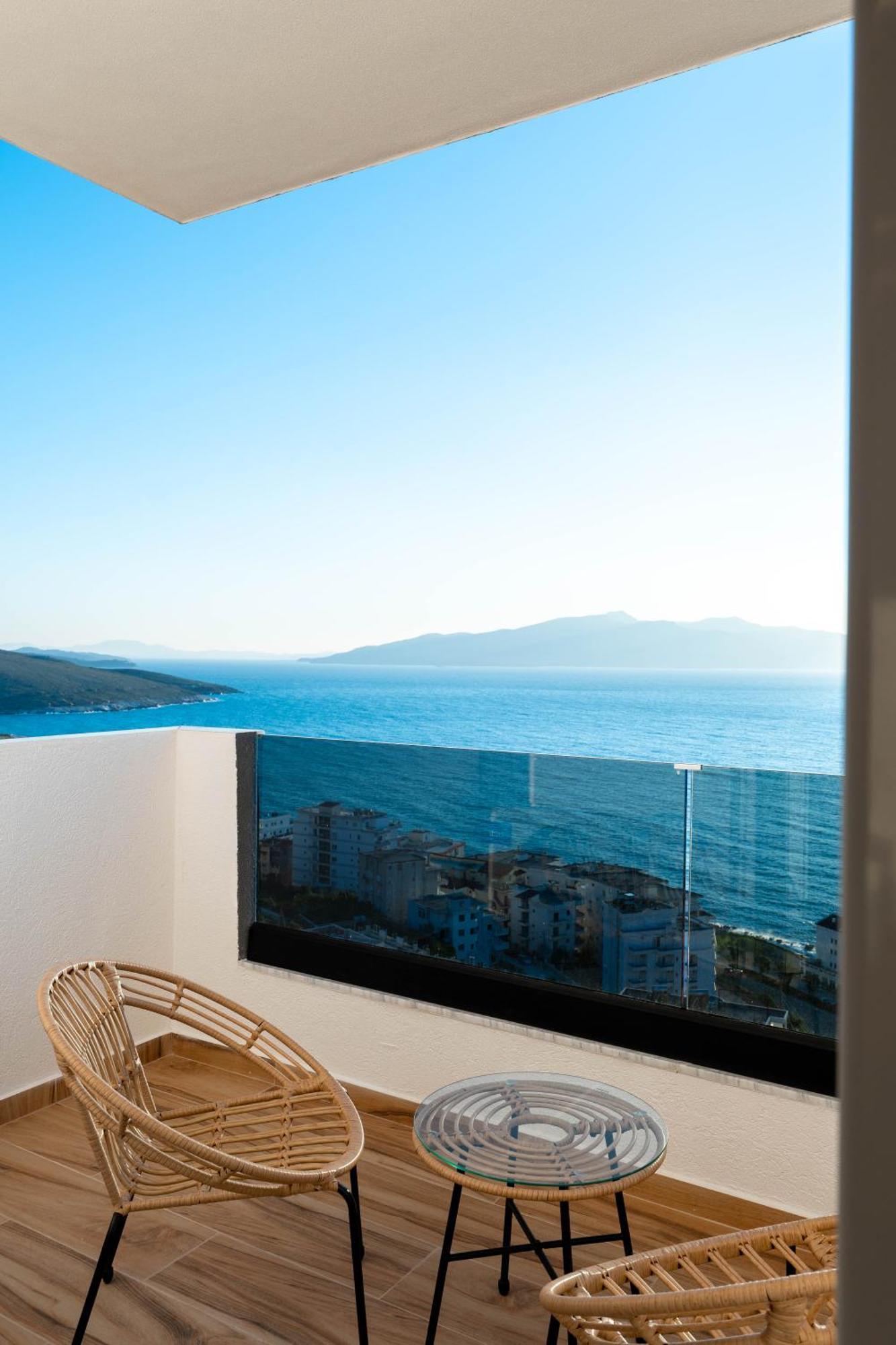 Vila Amare Sarandë エクステリア 写真